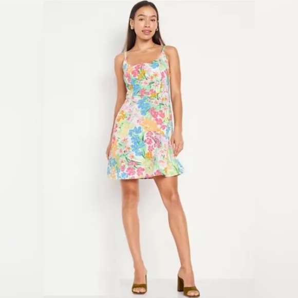Old Navy Dresses & Skirts - ❌SOLD❌Old Navy Women’s Floral Dress with Adjustable Straps. For petite women.